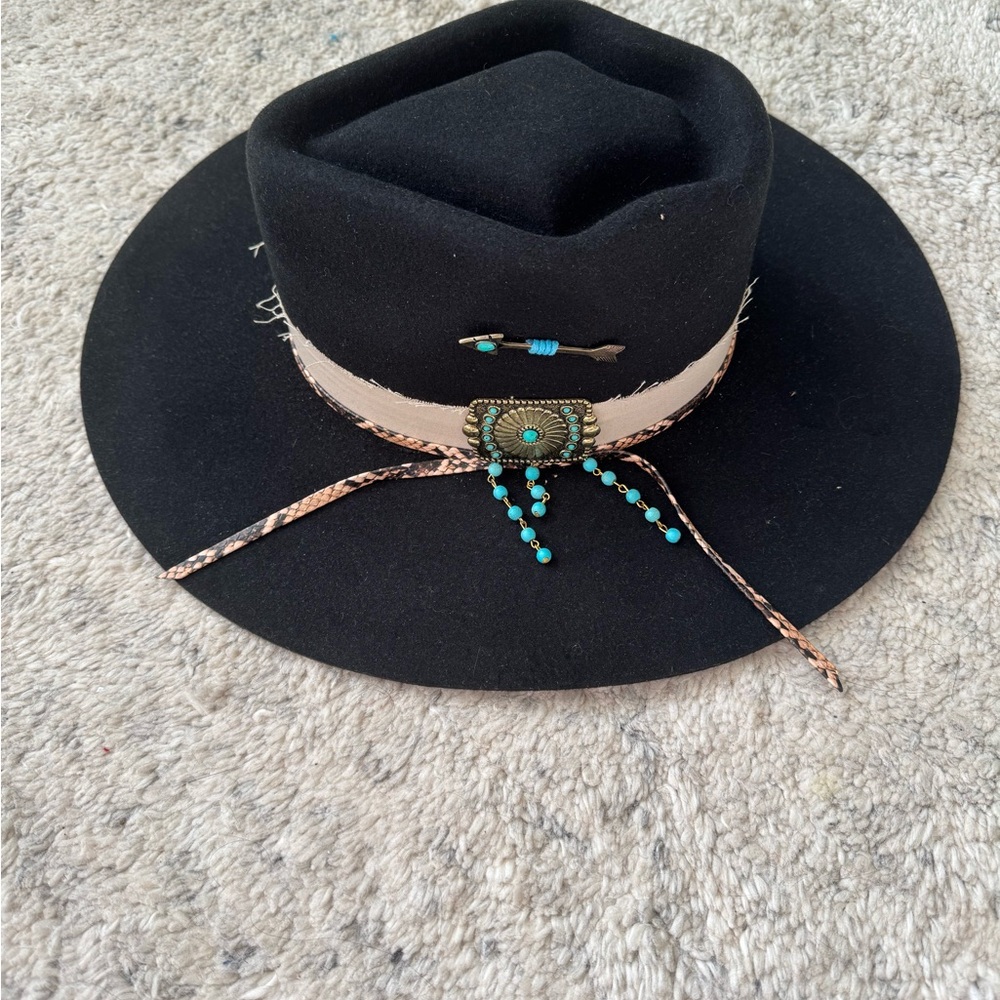 Chic Black and Tan Women's Hat with Turquoise Accent